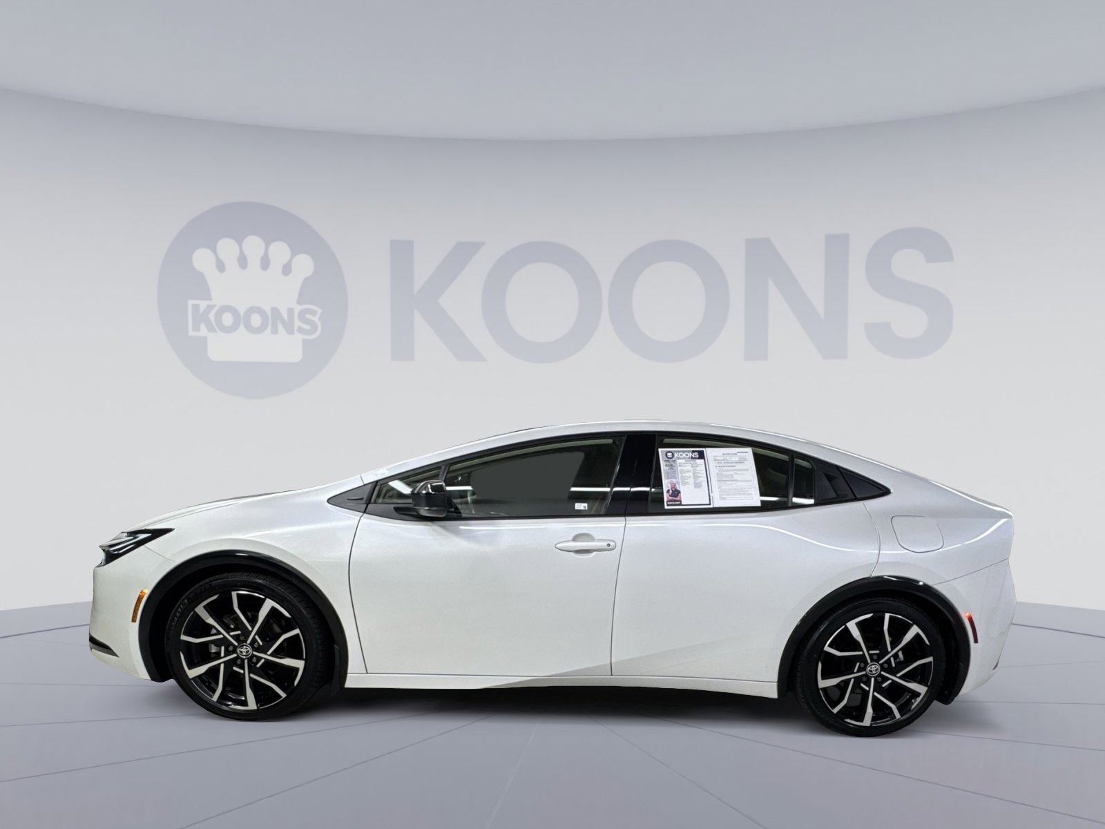 Used 2024 Toyota Prius Prime FWD image 17