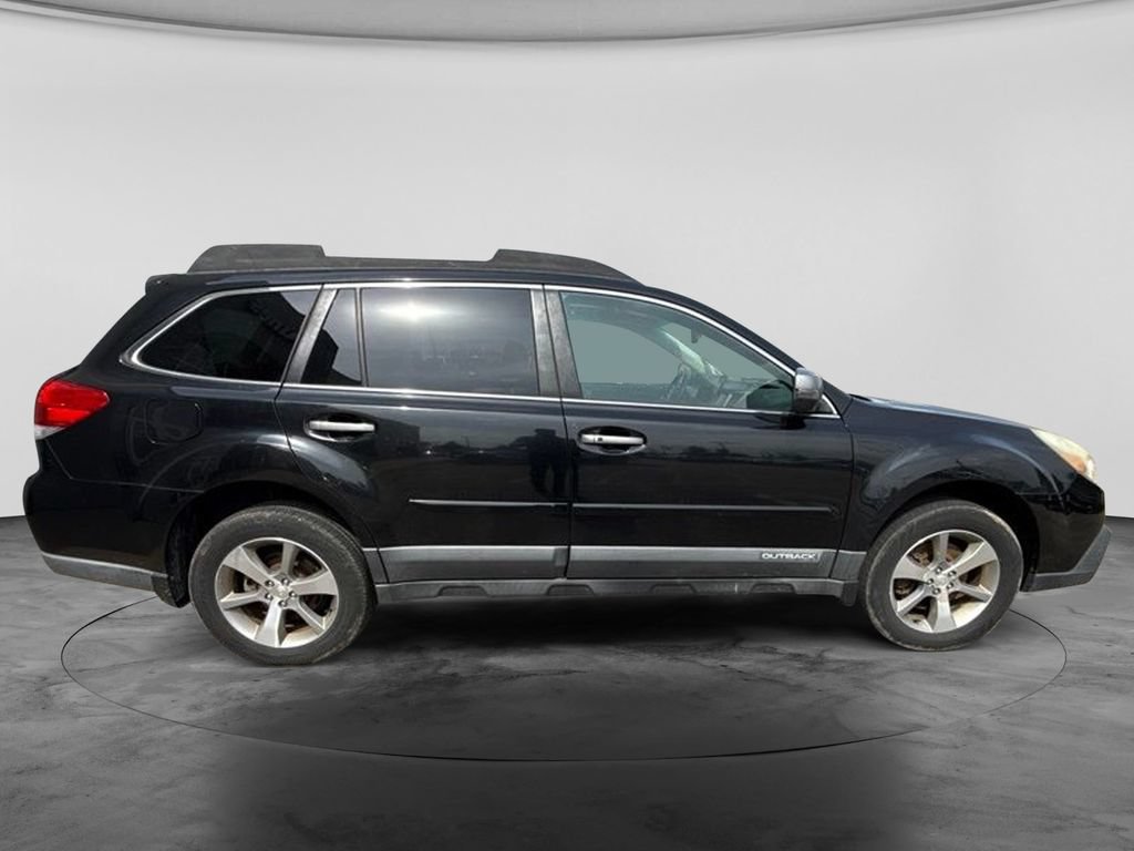 Used 2013 Subaru Outback 3.6R Limited AWD/4WD image 10