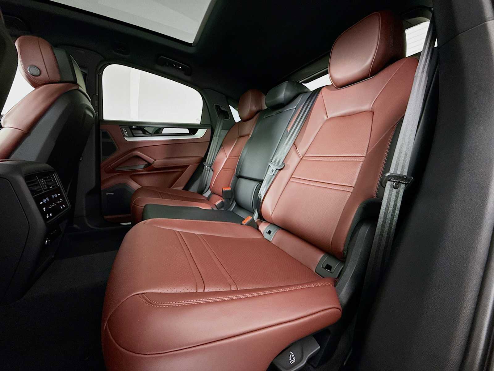 New 2025 Porsche Cayenne image 24