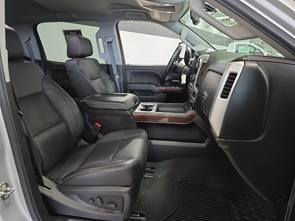Used 2019 GMC Sierra 3500 SLT w/ Duramax Plus Package AWD/4WD image 12