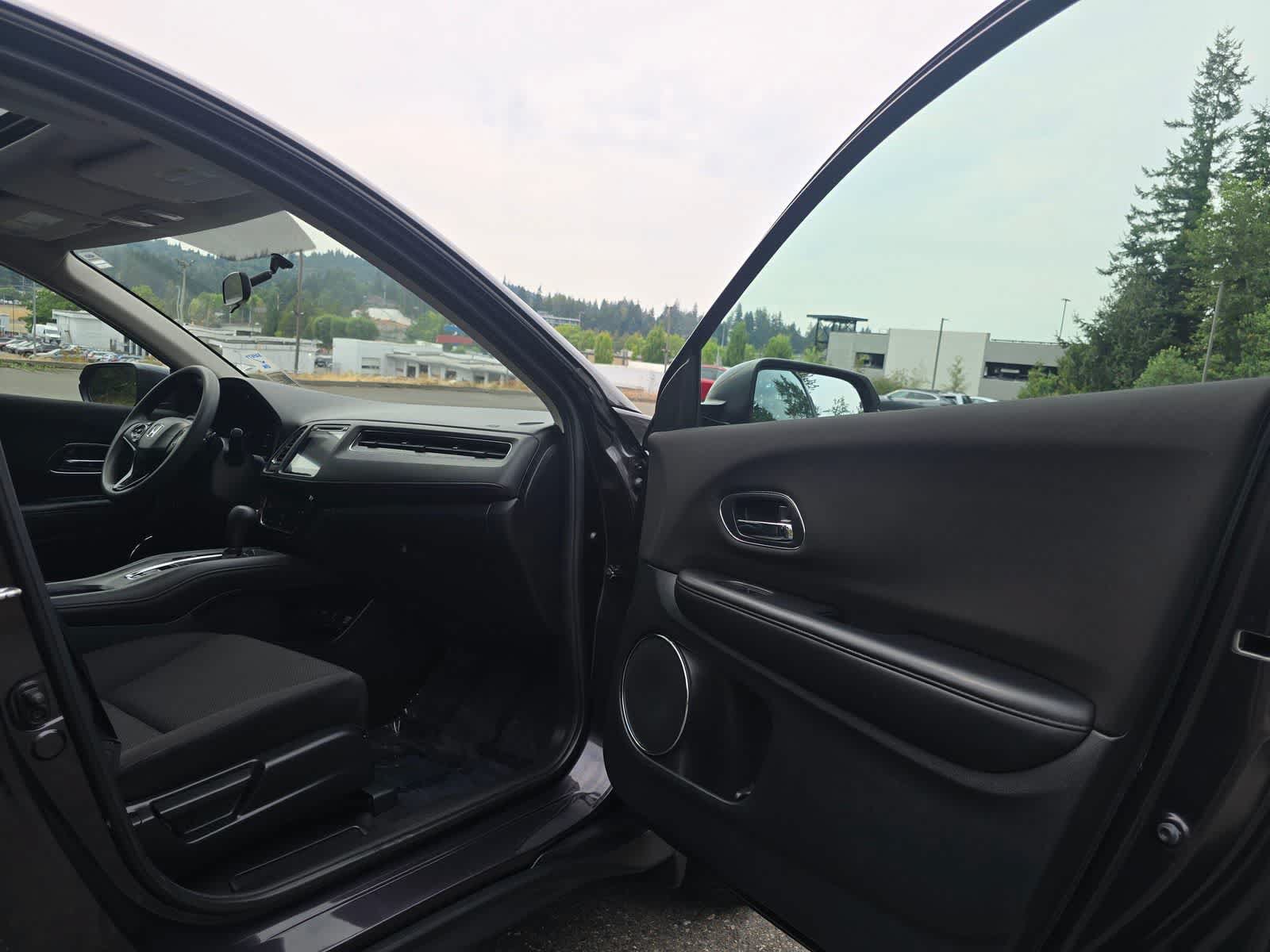 Used 2017 Honda HR-V EX image 28