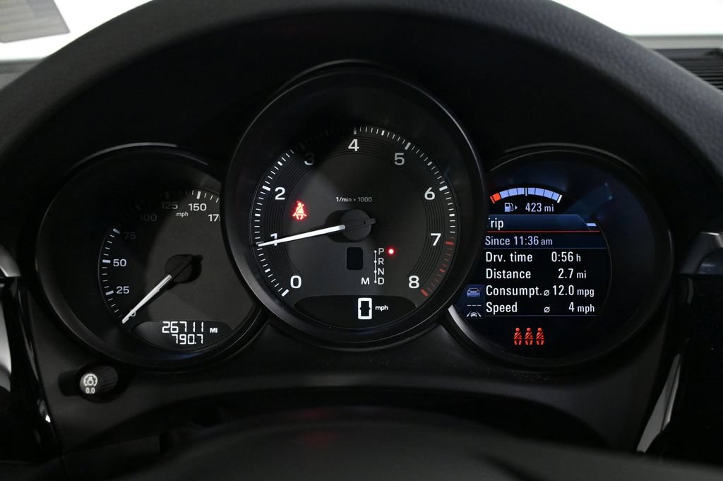 Certified 2023 Porsche Macan AWD/4WD image 13