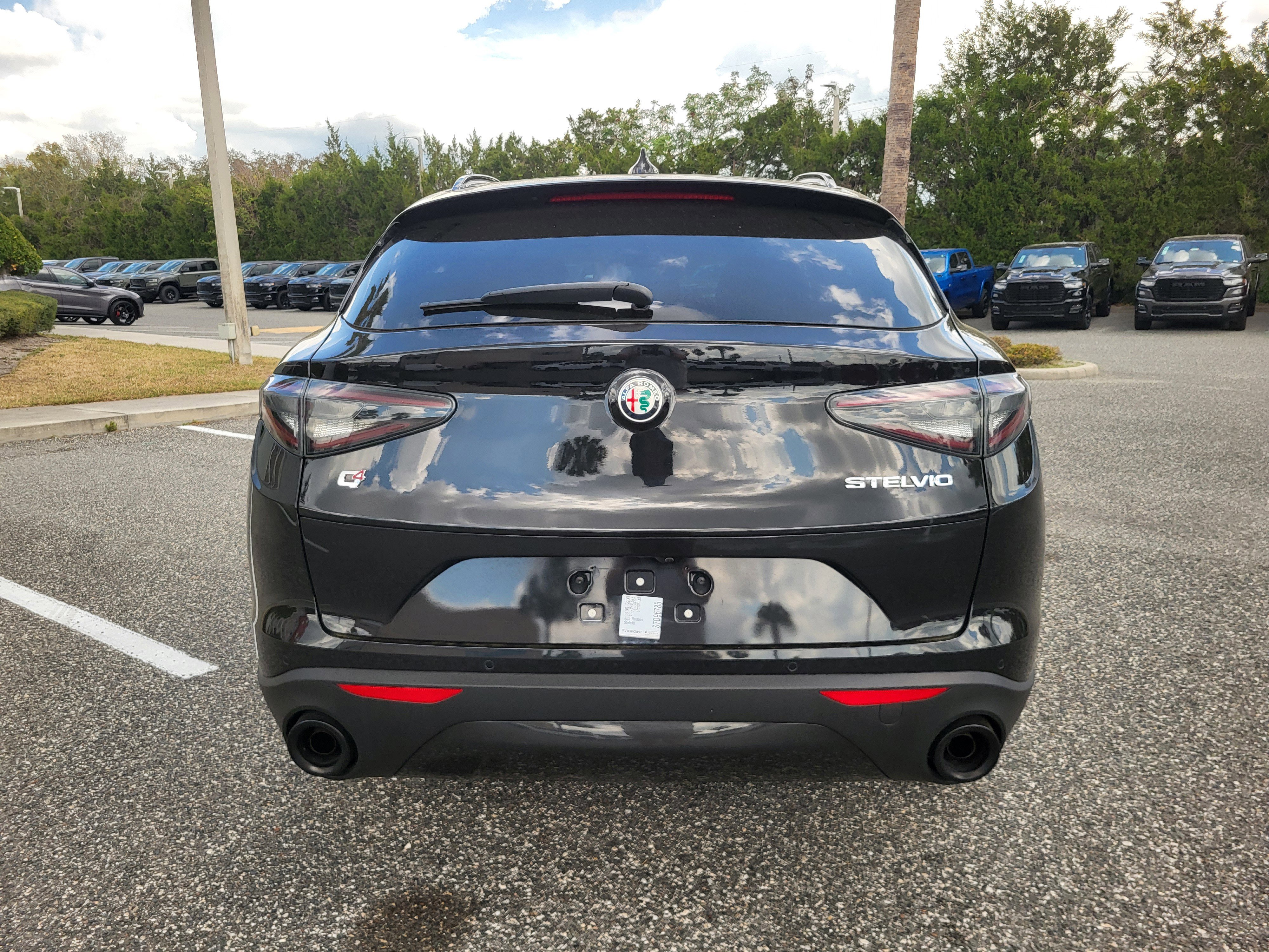 New 2025 Alfa Romeo Stelvio Sprint image 4