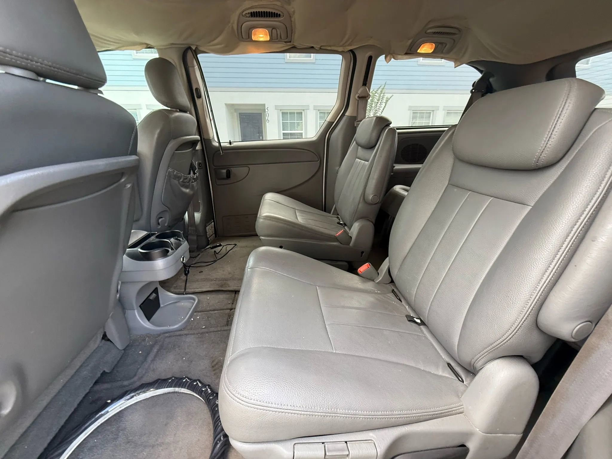 Used 2005 Chrysler Town & Country Touring w/ Leather Interior Group image 10