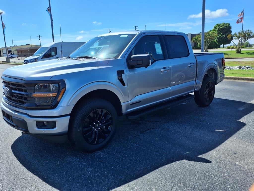 New 2025 Ford F150 XLT w/ Equipment Group 302A MID image 3