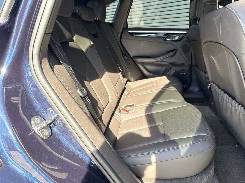 Certified 2023 Porsche Macan Turbo image 14