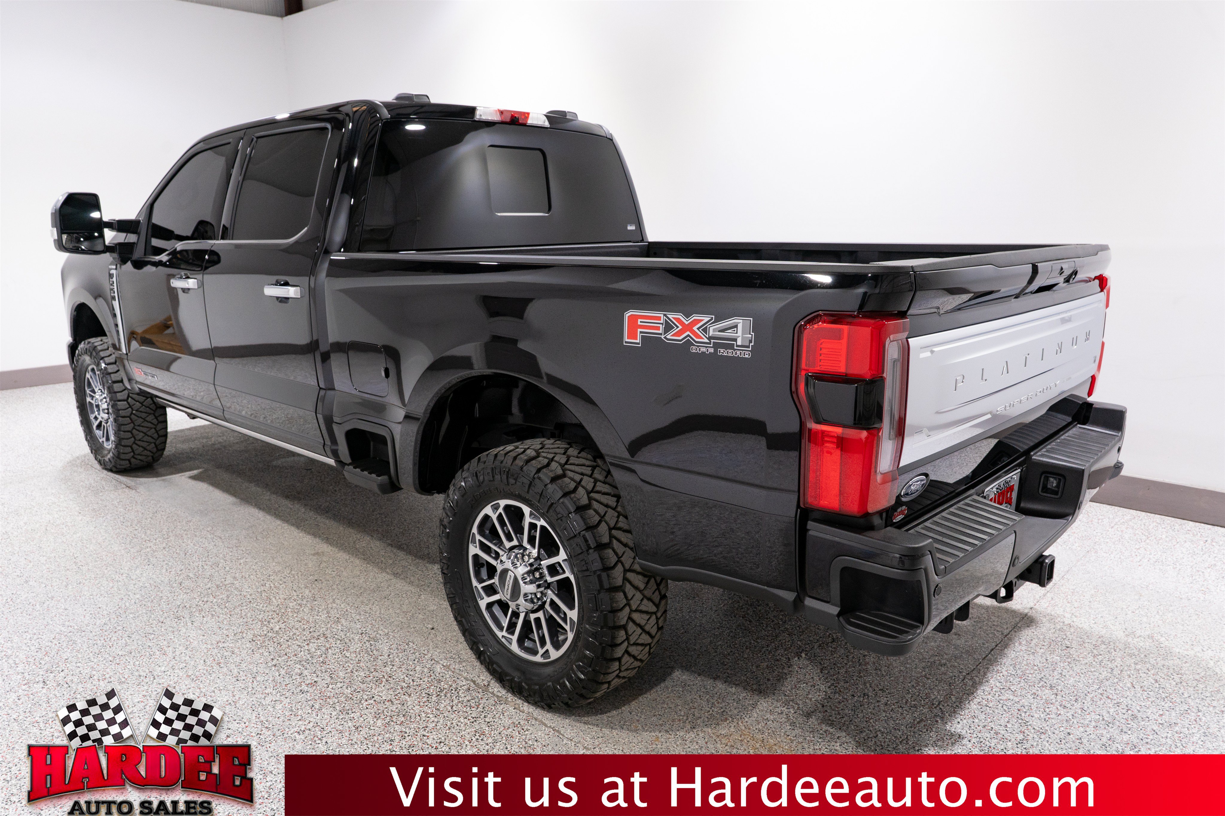 Used 2026 Ford F250 Platinum w/ Platinum Plus Package AWD/4WD image 3