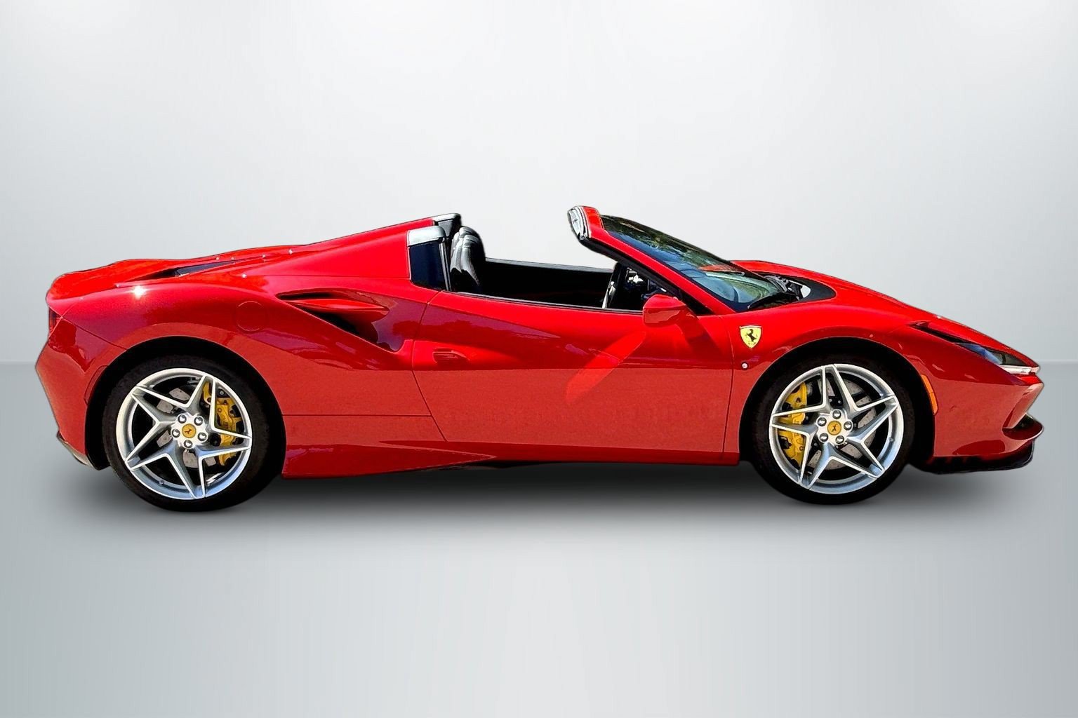 Used 2023 Ferrari F8 Spider RWD image 4