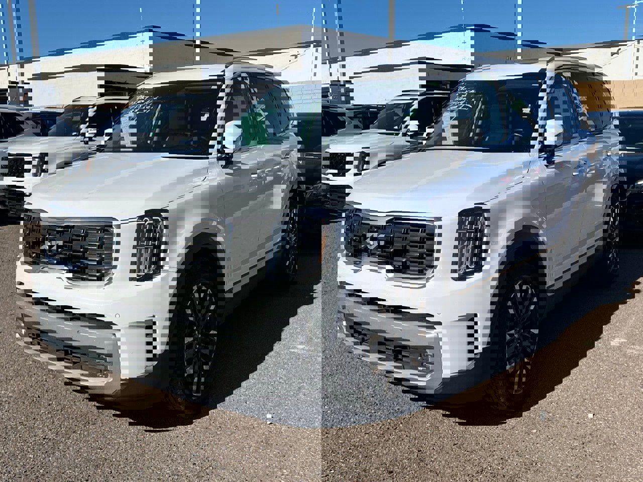 Used 2024 Kia Telluride SX Prestige w/ Towing Package image 3