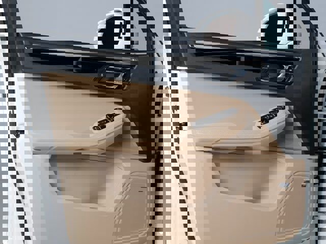 New 2025 Porsche Macan image 24