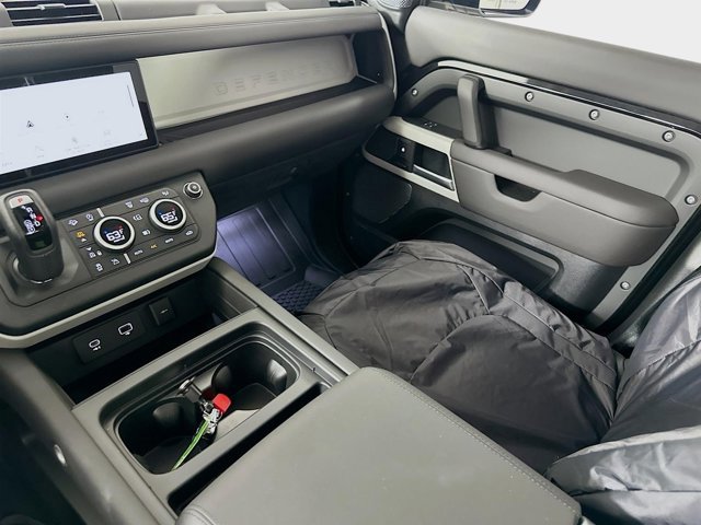 Used 2024 Land Rover Defender 110 S image 25