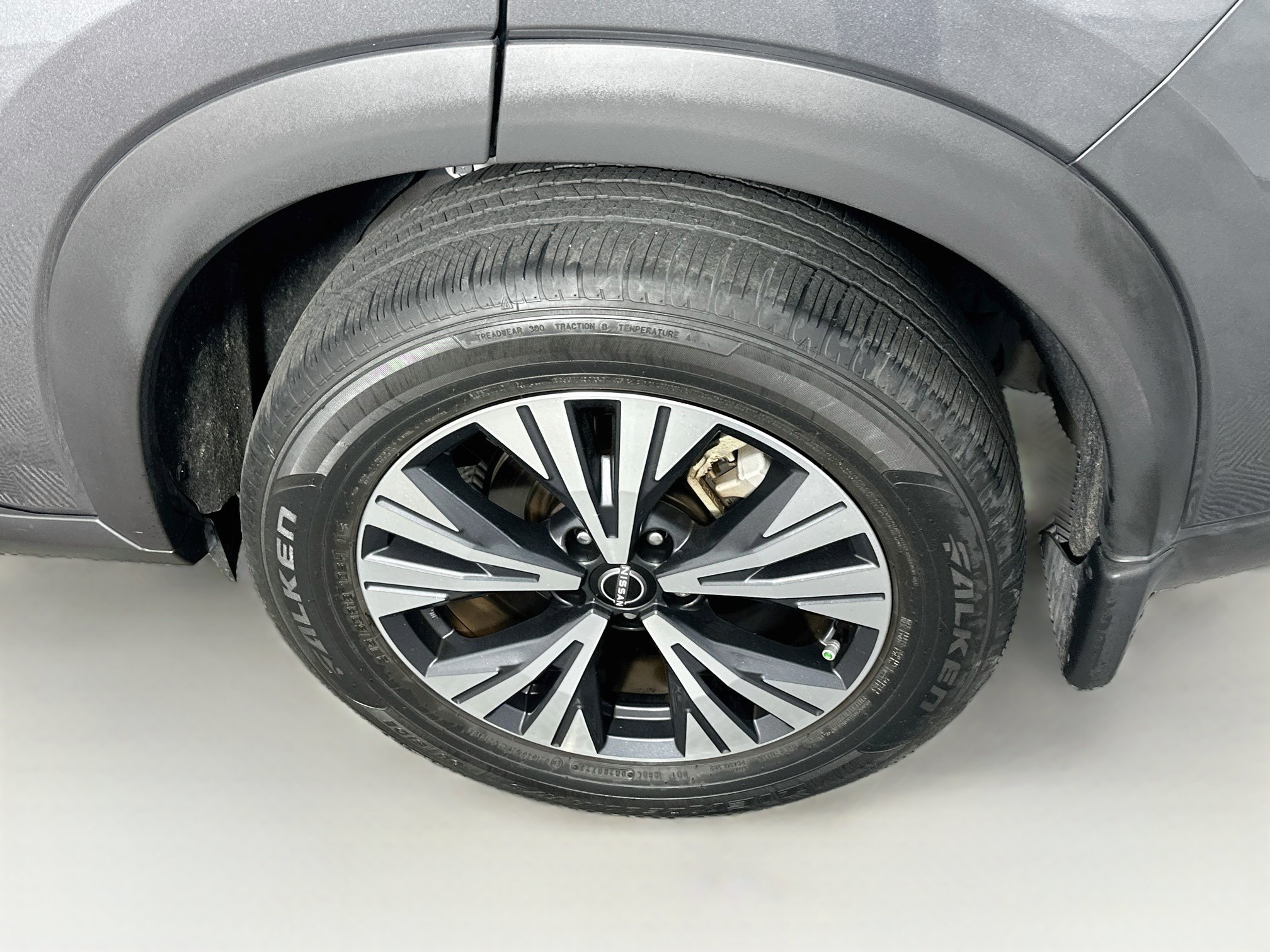 Used 2023 Nissan Rogue SV FWD image 11