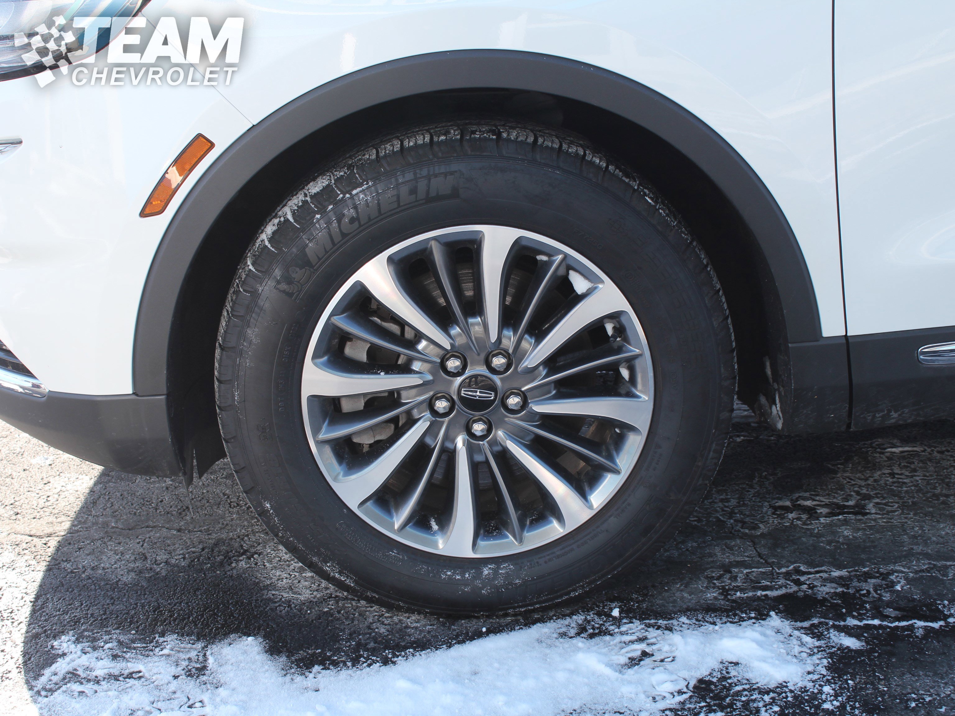 Used 2022 Lincoln Nautilus Reserve image 32