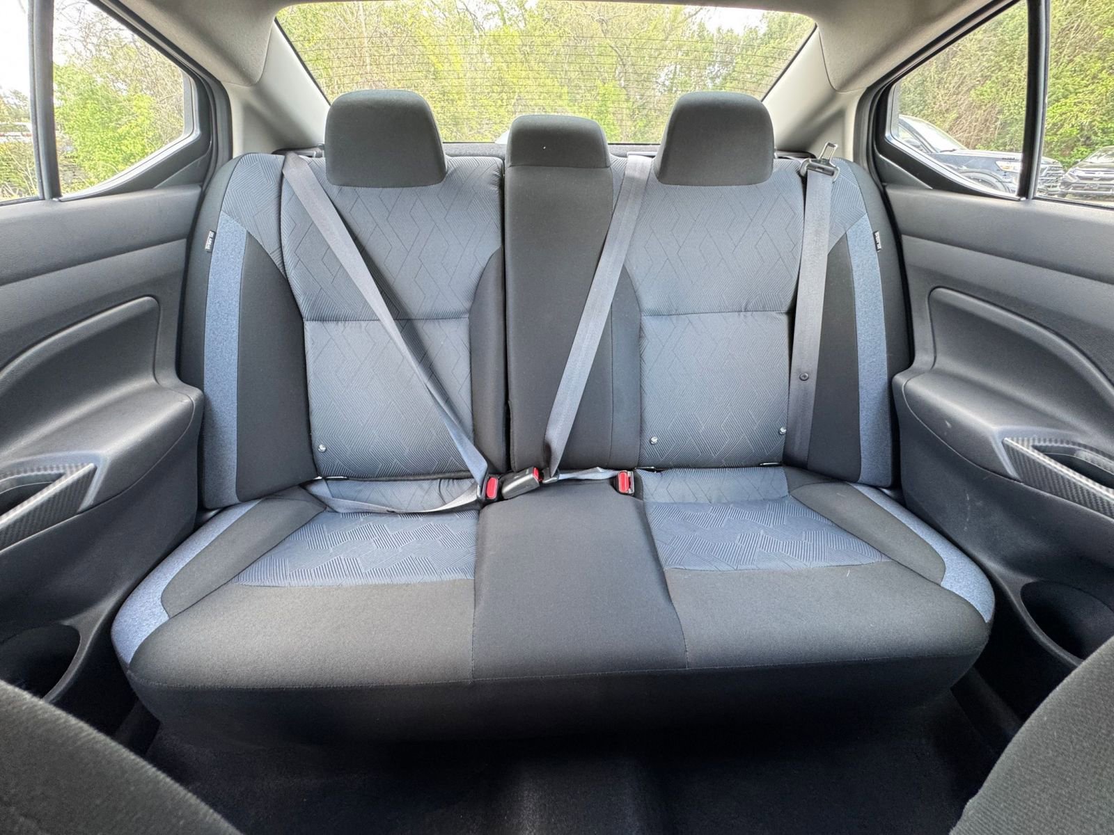 Used 2025 Nissan Versa SV image 34