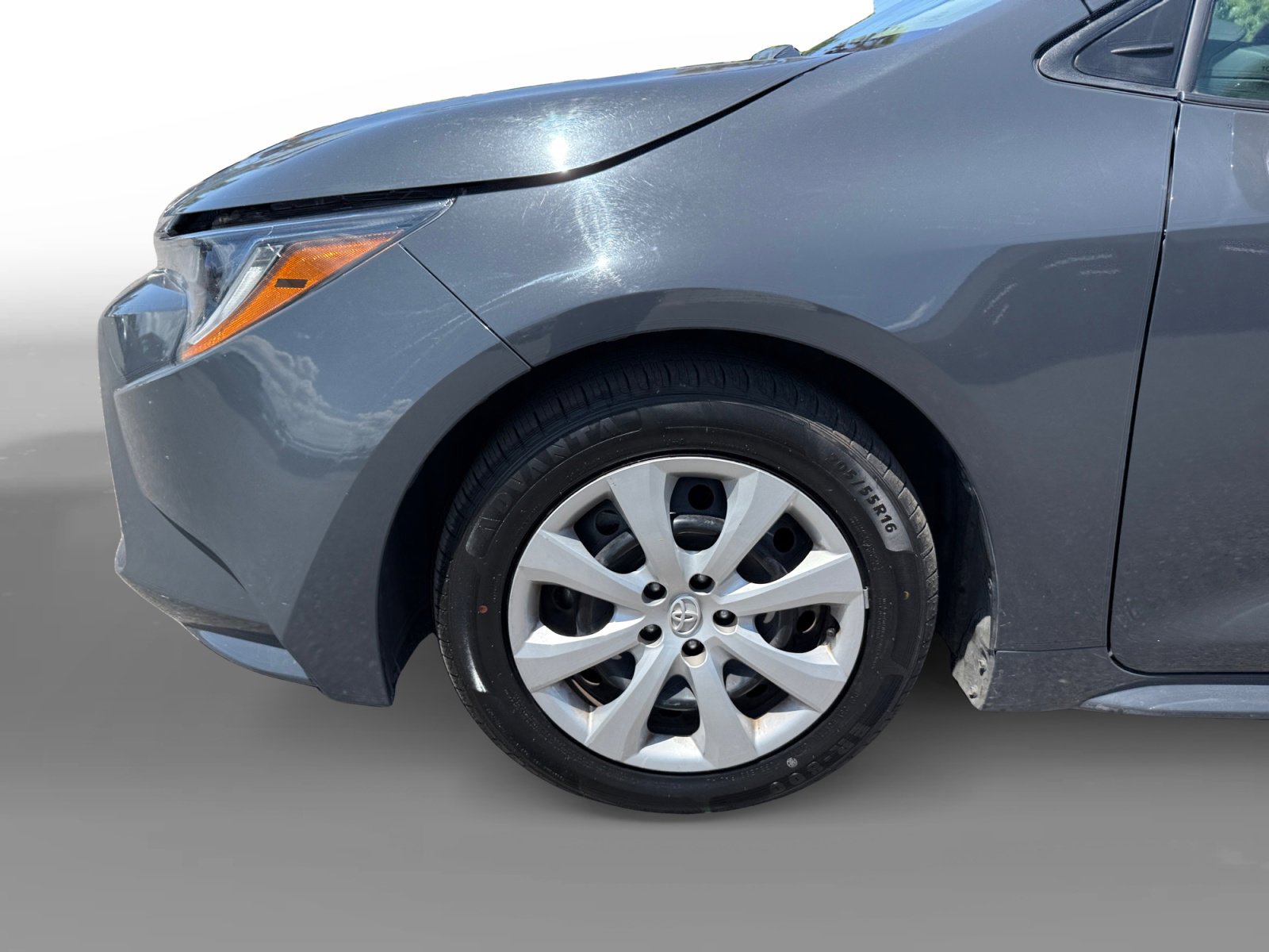 Used 2024 Toyota Corolla LE FWD image 9