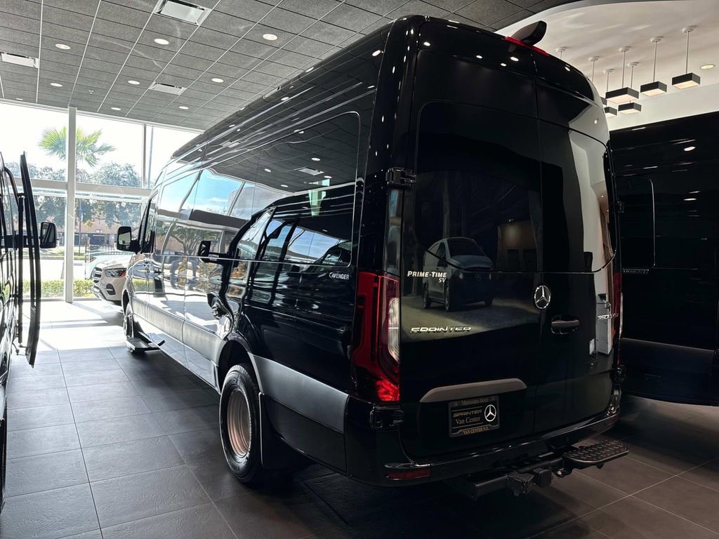 Used 2025 Mercedes-Benz Sprinter 3500 image 5