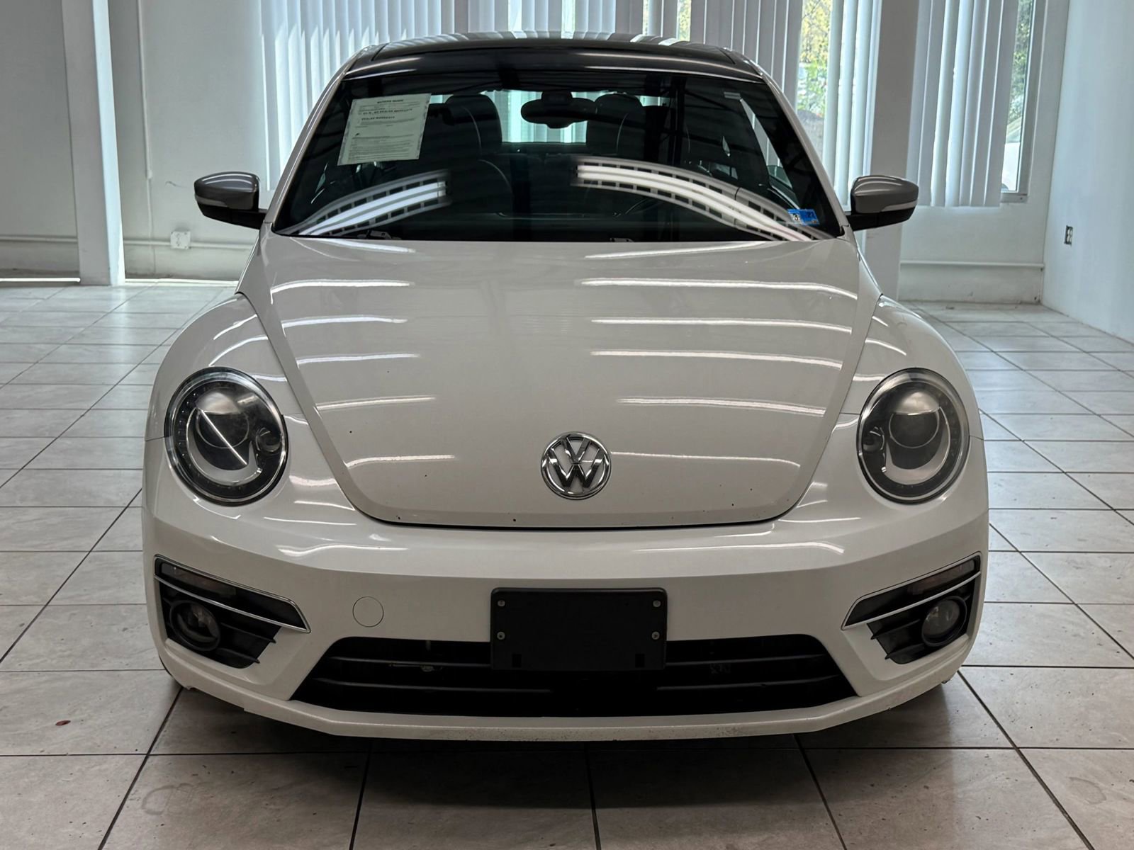 Used 2014 Volkswagen Beetle TDI FWD image 2