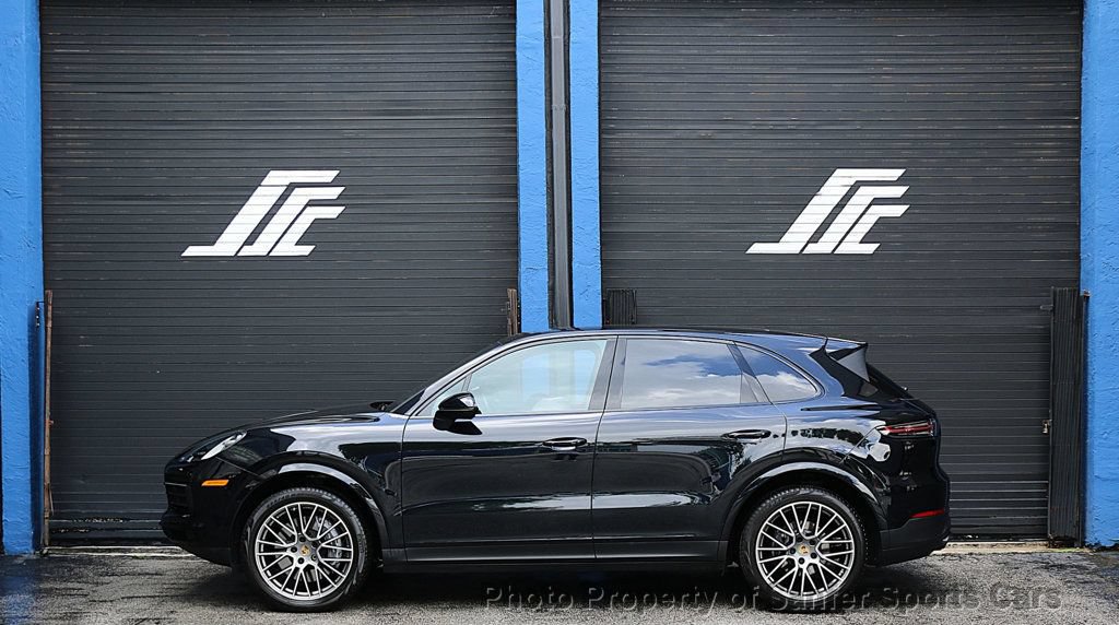 Used 2022 Porsche Cayenne Platinum Edition AWD/4WD image 2