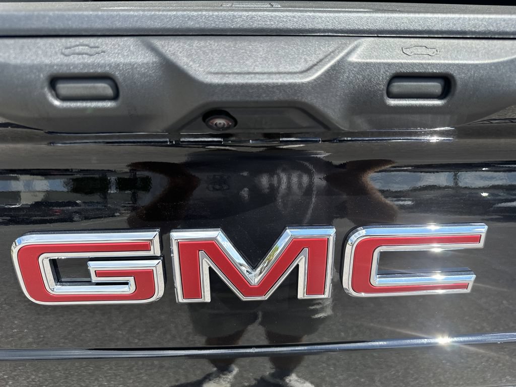 New 2026 GMC Sierra EV Elevation w/ LPO, Elevation Dark Package AWD/4WD image 32