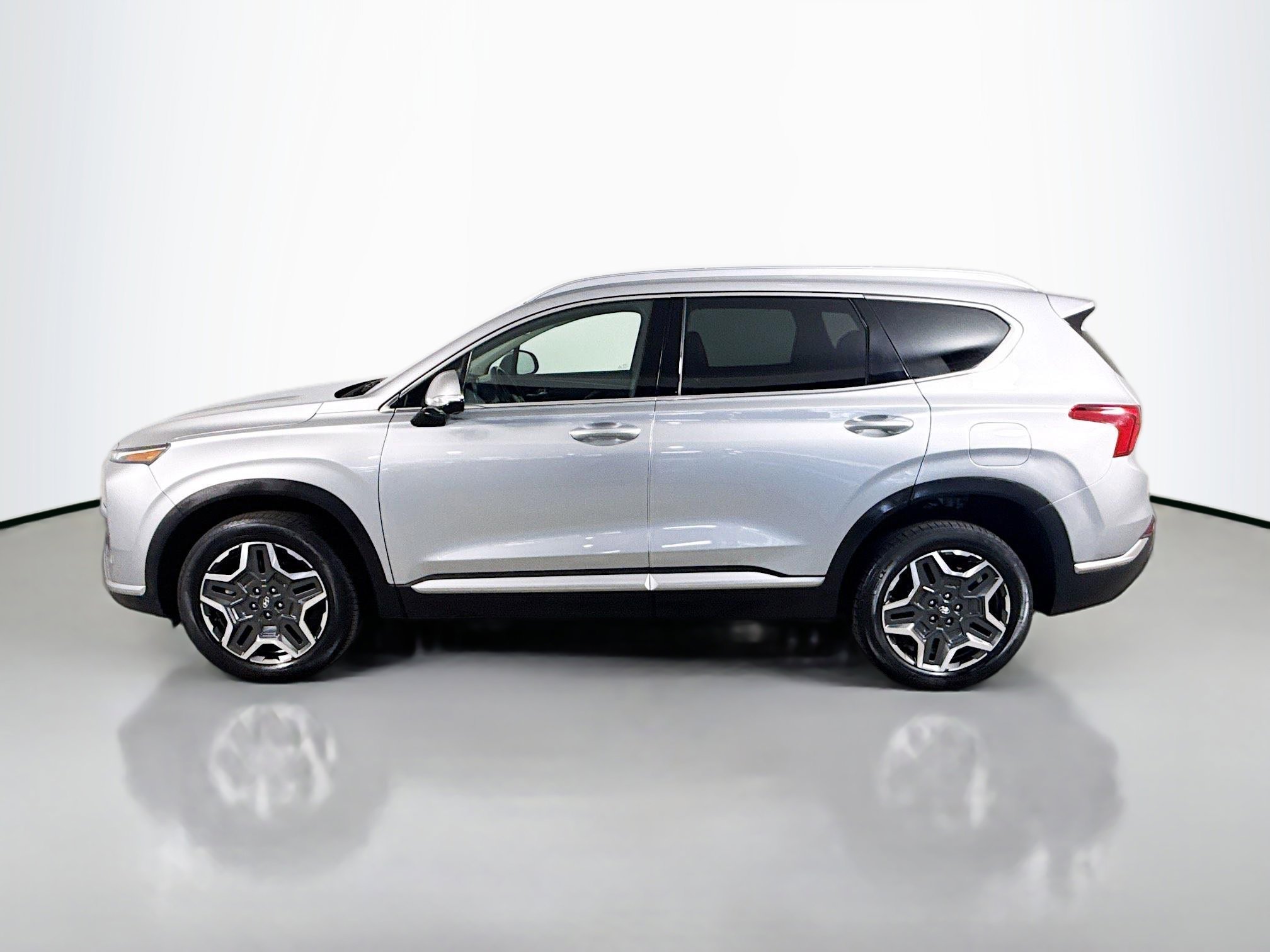 Used 2023 Hyundai Santa Fe SEL Premium image 6