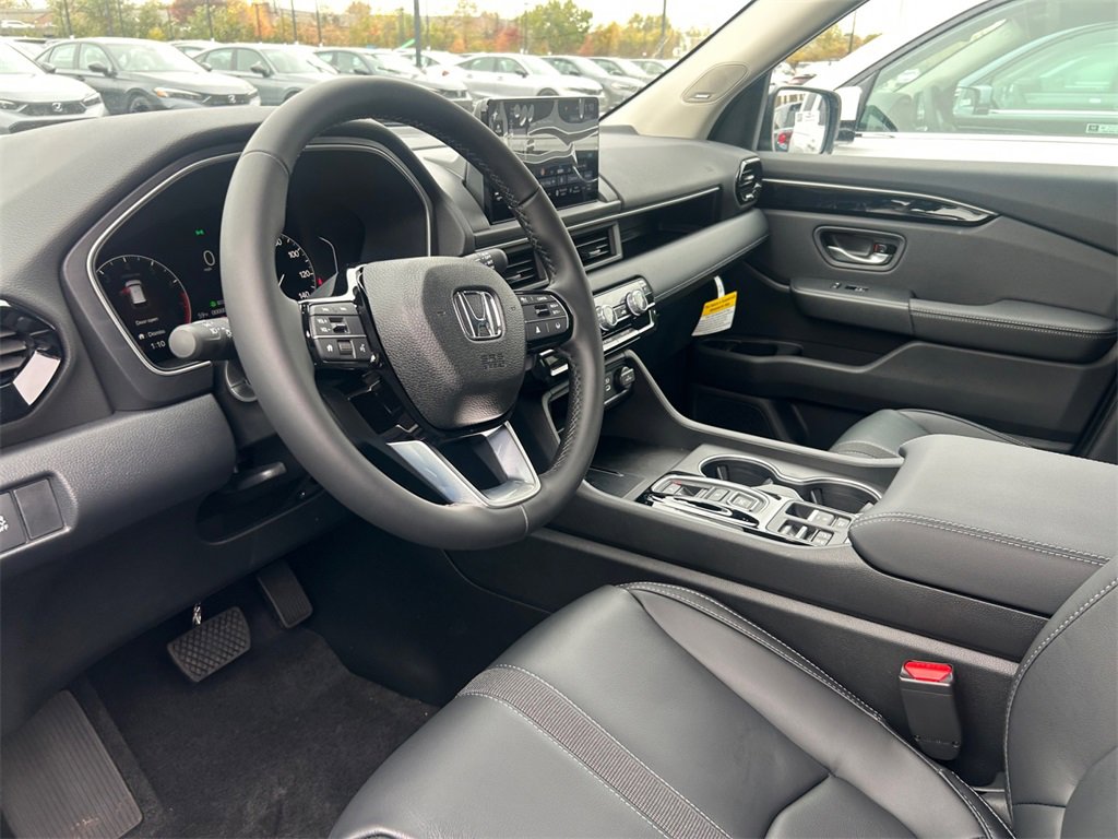 New 2025 Honda Pilot Touring image 18
