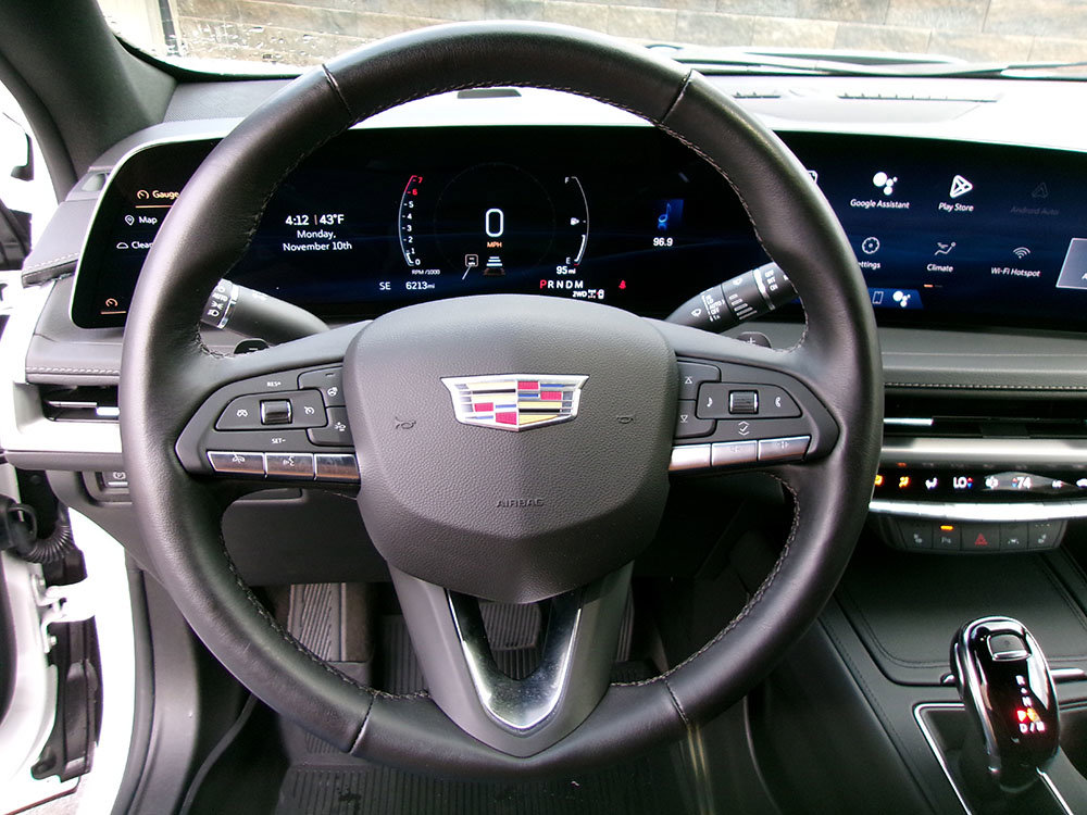 Used 2025 Cadillac XT4 Premium Luxury w/ Cold Weather Package AWD/4WD image 20