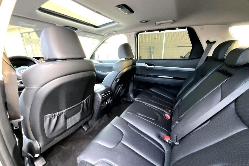 Certified 2025 Hyundai Palisade SEL image 16