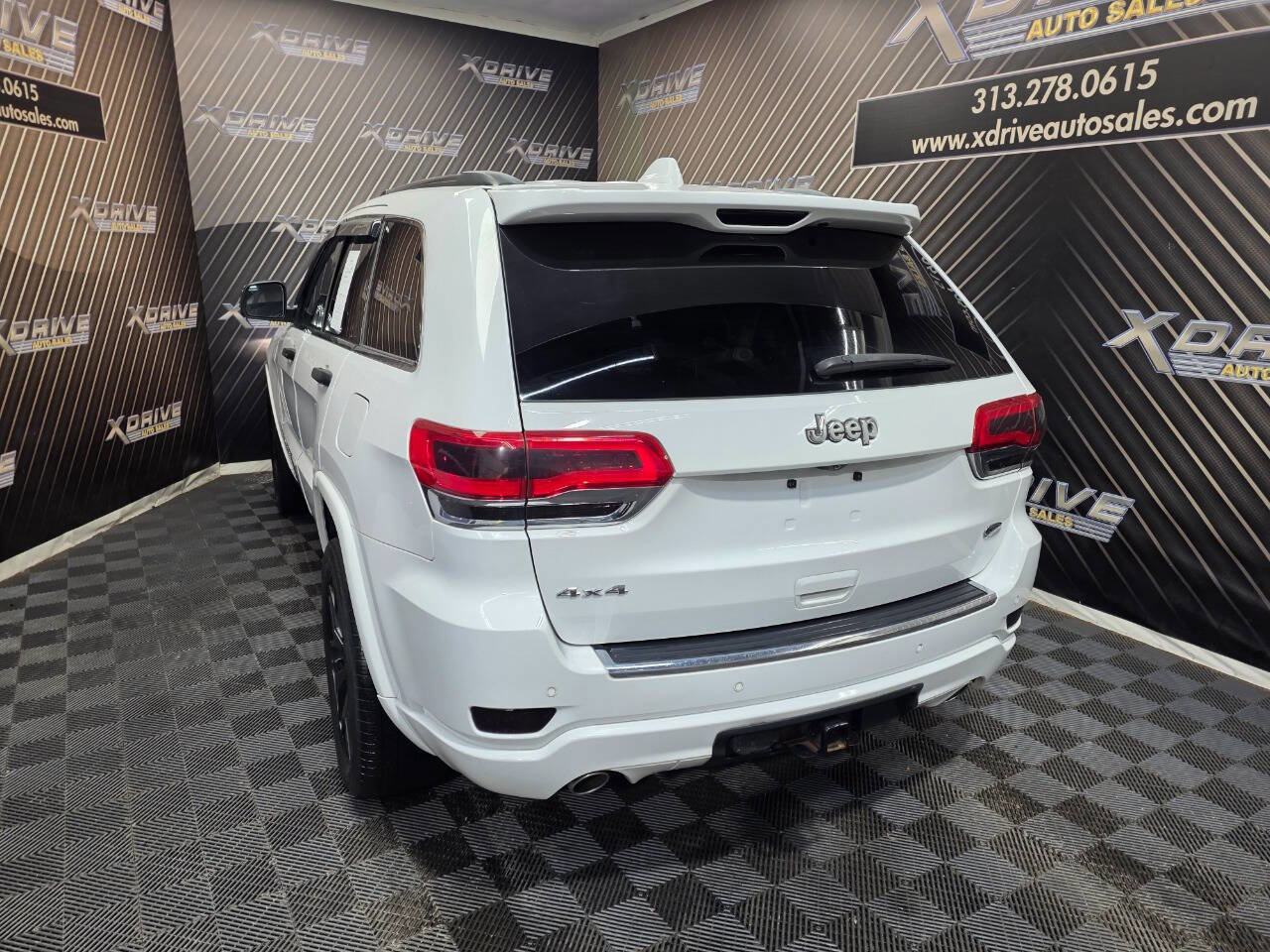 Used 2015 Jeep Grand Cherokee Overland w/ Advanced Technology Group image 10