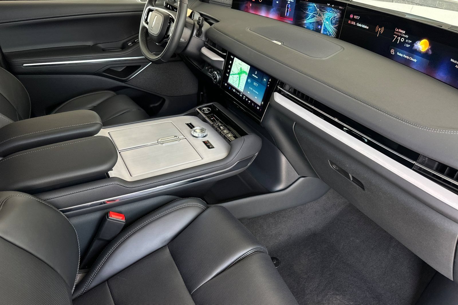 New 2026 Lincoln Navigator Reserve w/ Jet Appearance Package AWD/4WD image 16