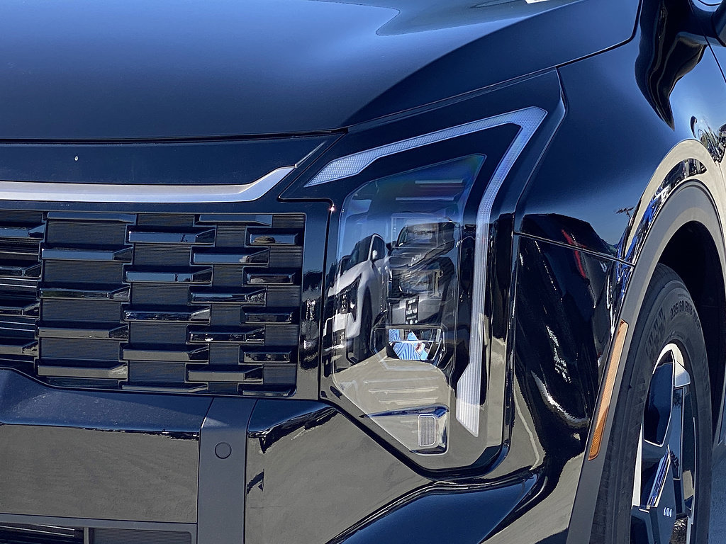 New 2026 Kia Sportage EX FWD image 8