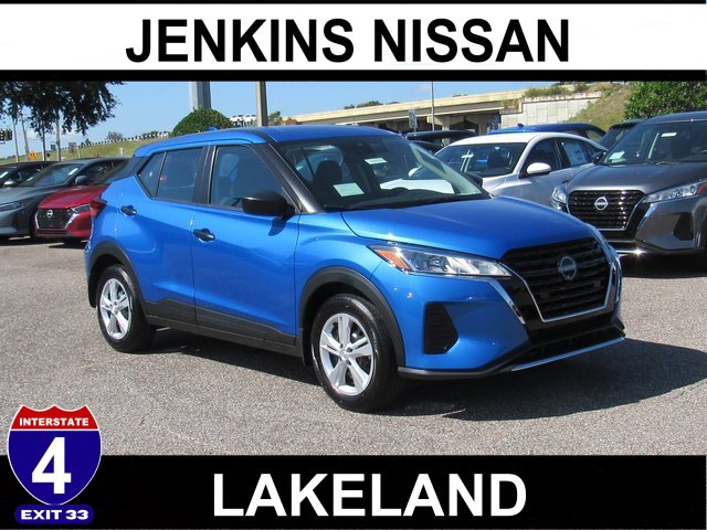 New 2025 Nissan Kicks Play S