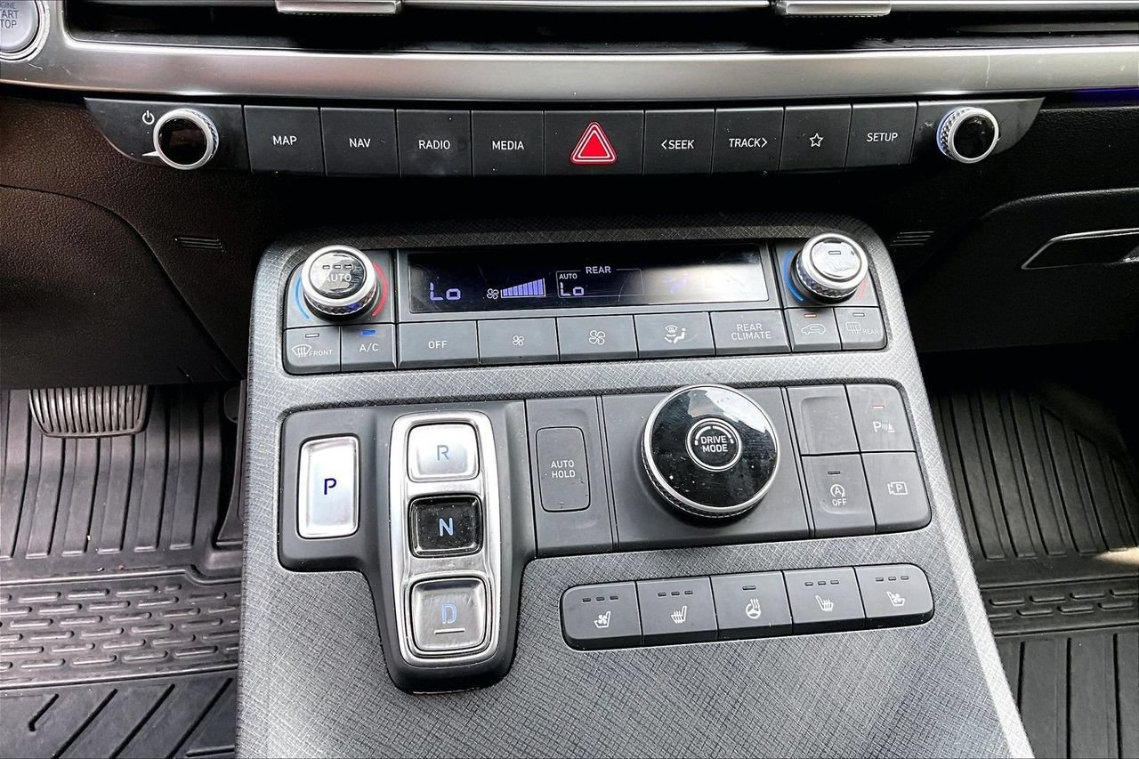 Used 2024 Hyundai Palisade Limited FWD image 23