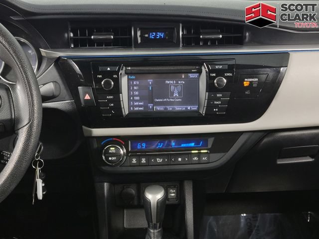 Used 2016 Toyota Corolla LE FWD image 21