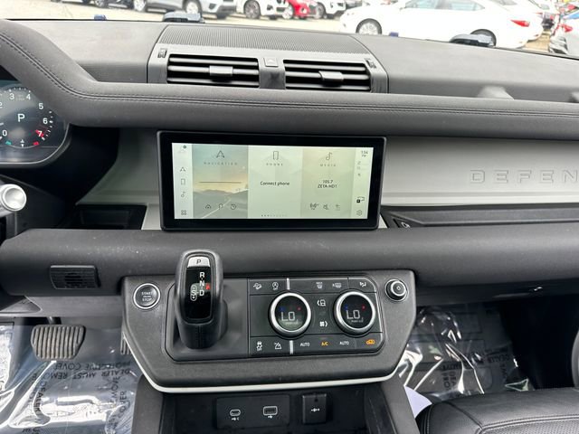 Used 2022 Land Rover Defender 110 S image 19