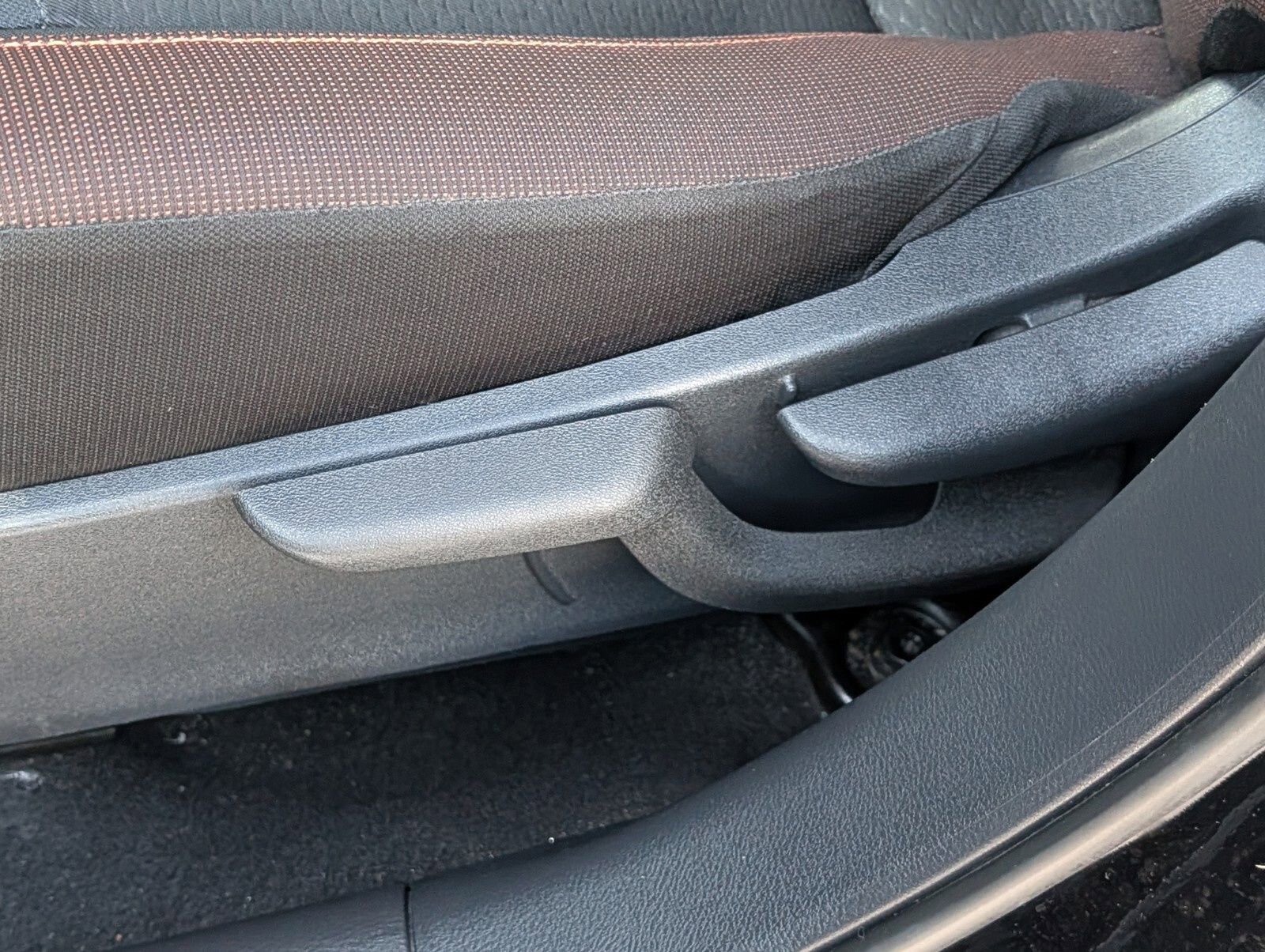Used 2020 Nissan Versa SR w/ Convenience Package FWD image 16