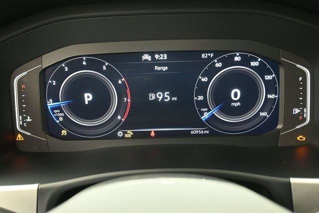 Used 2022 Volkswagen Atlas Cross Sport SE w/ Panoramic Sunroof Package FWD image 4