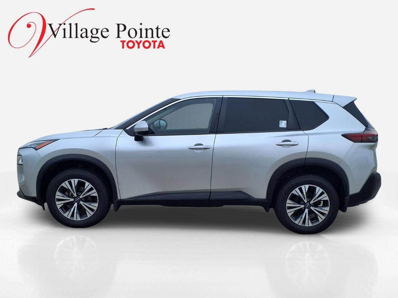 Used 2023 Nissan Rogue SV AWD/4WD image 2