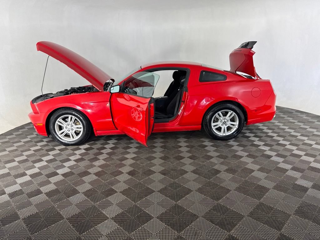 Used 2013 Ford Mustang Coupe RWD image 10