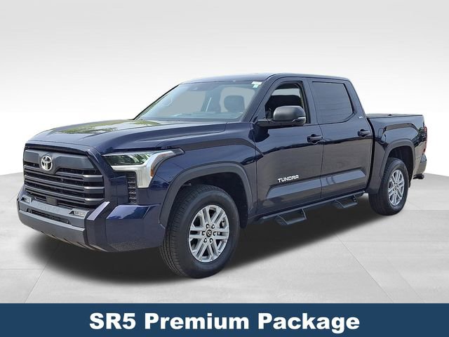 Used 2022 Toyota Tundra SR5 w/ SR5 Premium Package RWD image 4