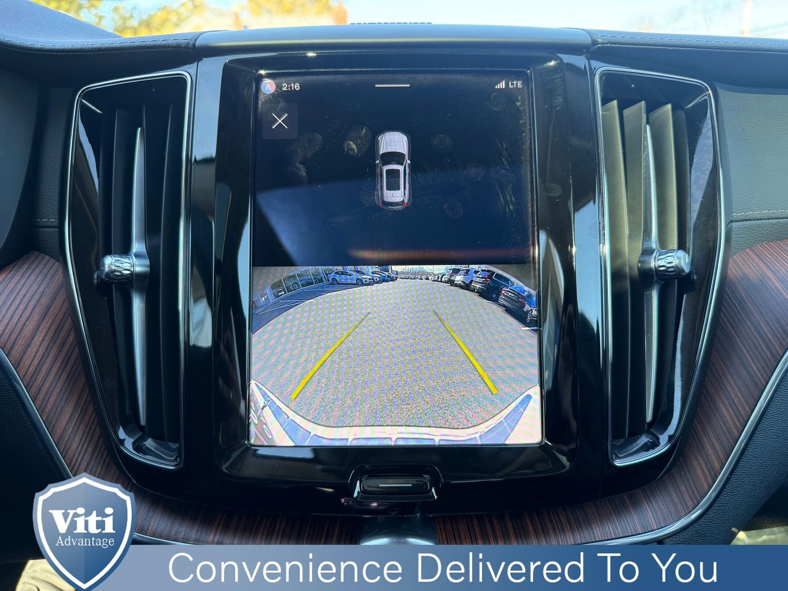 Certified 2023 Volvo XC60 B5 Ultimate w/ Climate Package image 34