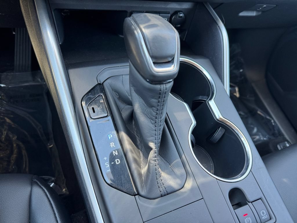 Certified 2020 Toyota Highlander XLE AWD/4WD image 25