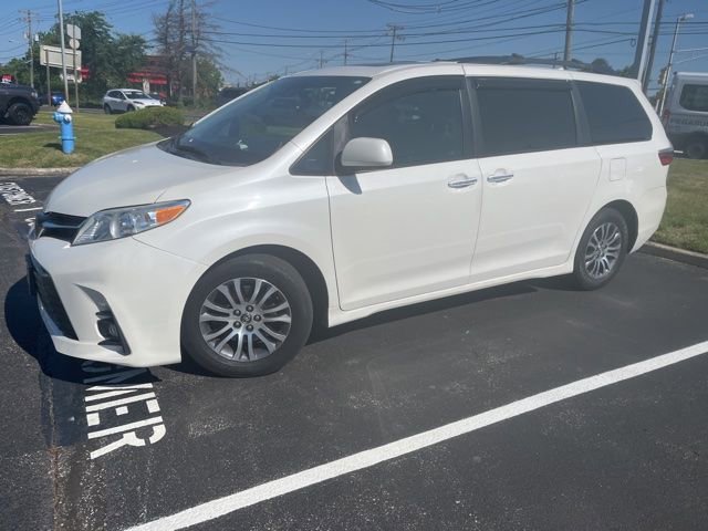 Used 2018 Toyota Sienna XLE w/ XLE Navigation Package