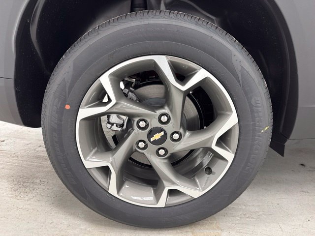 New 2026 Chevrolet Trax LT w/ Sunroof Package FWD image 33