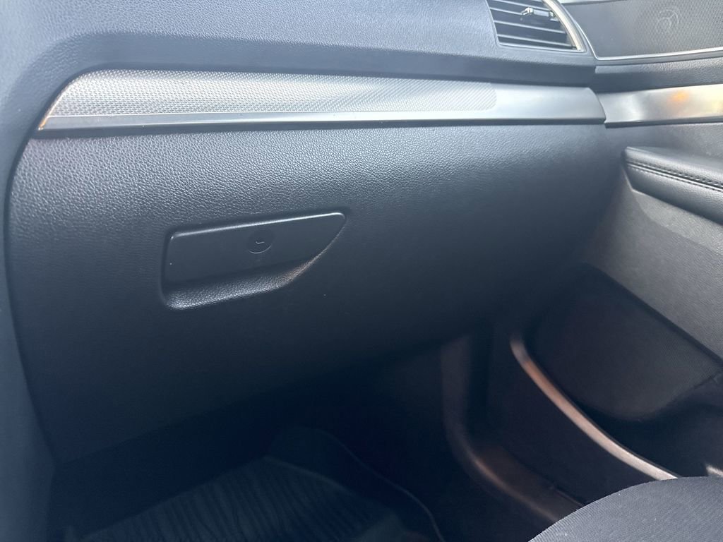 Used 2019 Ford Explorer XLT image 39