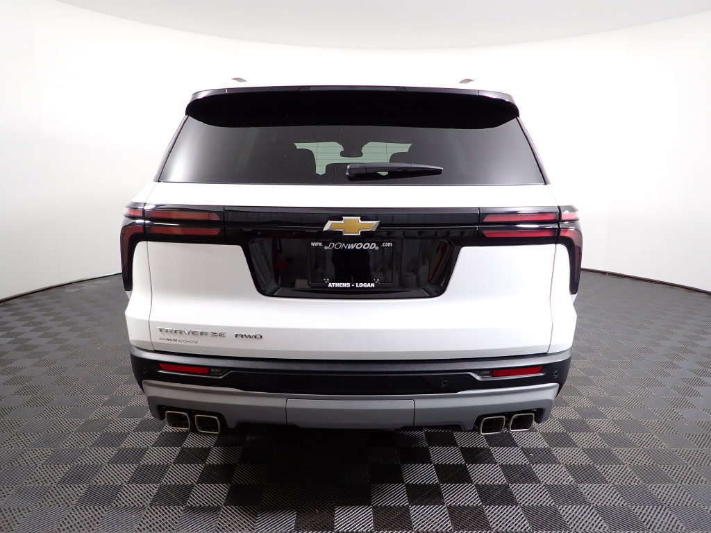 New 2027 Chevrolet Traverse LT w/ LPO, Floor Liner Package AWD/4WD image 14