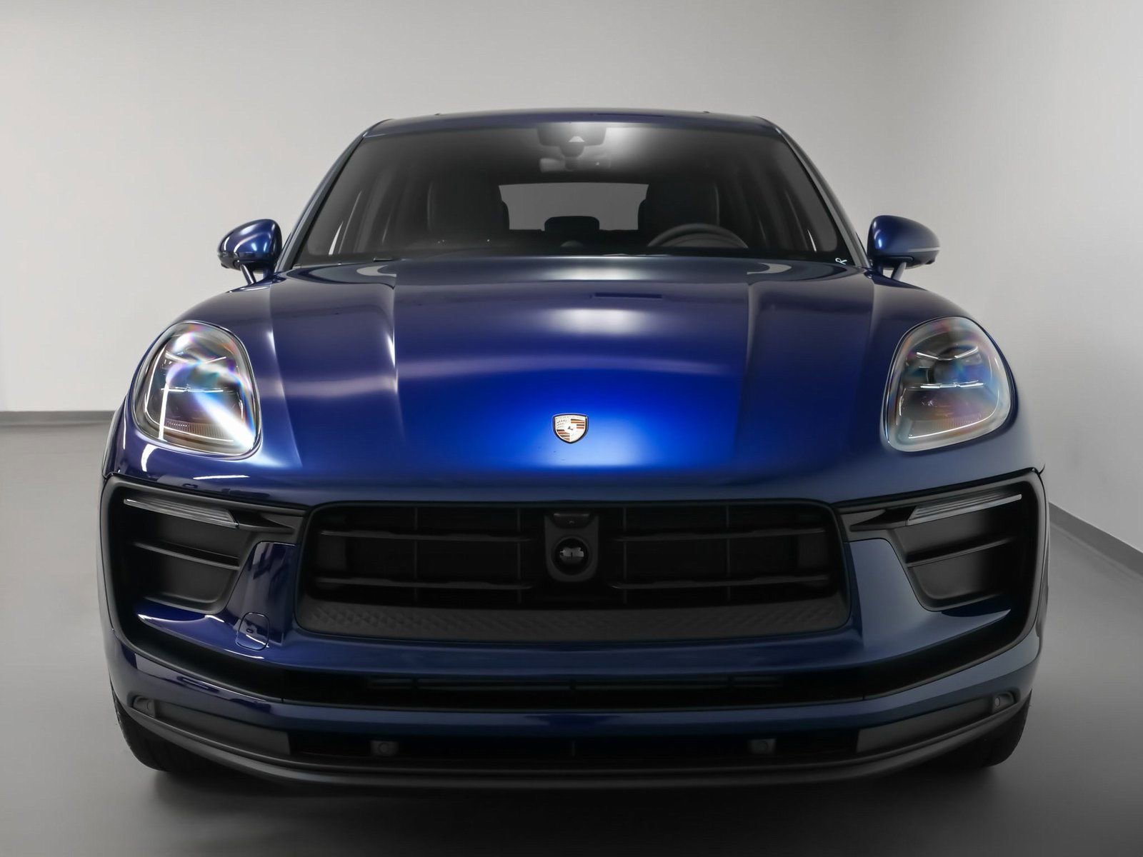 Used 2025 Porsche Macan image 8