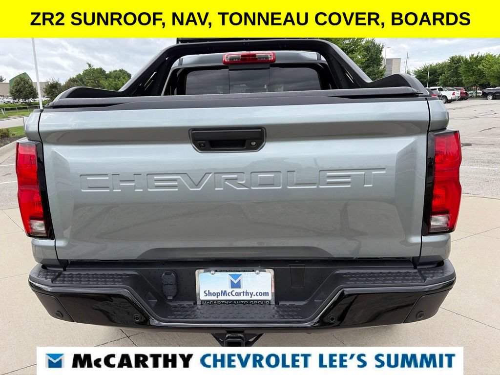 Used 2025 Chevrolet Colorado ZR2 w/ Midnight Edition AWD/4WD image 15