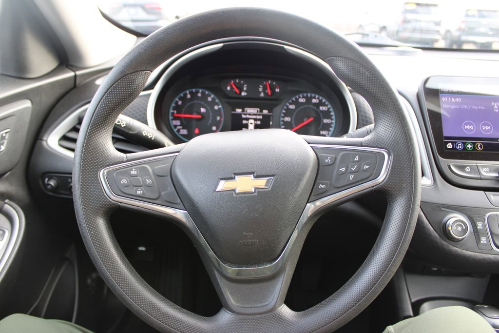 Used 2020 Chevrolet Malibu LS image 32