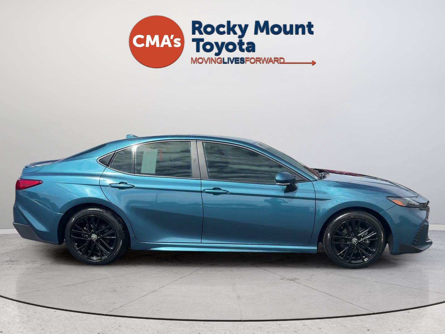 Used 2025 Toyota Camry SE FWD image 6