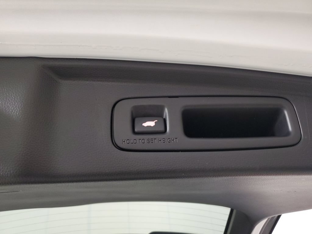 Used 2024 Honda CR-V EX-L image 8